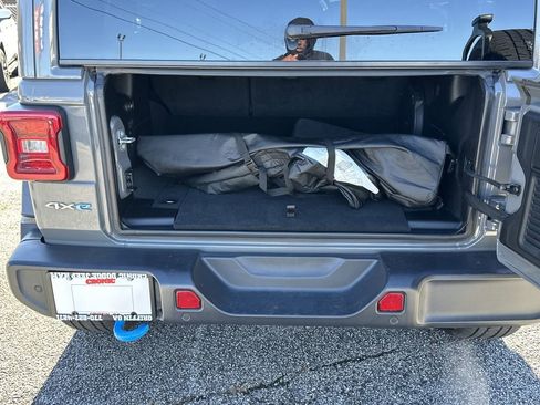 Used 2022 Jeep Wrangler Unlimited Sahara w/ Safety Group image 19