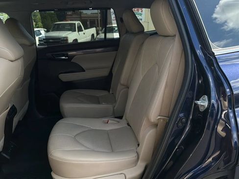 Used 2021 Toyota Highlander Platinum AWD/4WD image 8