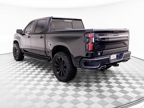 Used 2021 Chevrolet Silverado 1500 LT Trail Boss w/ Convenience Package II AWD/4WD image 3