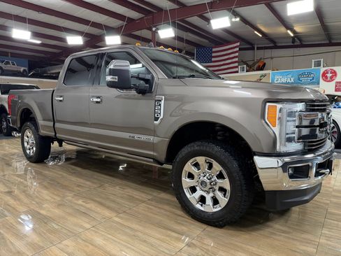 Used 2019 Ford F250 King Ranch w/ King Ranch Ultimate Package AWD/4WD image 4