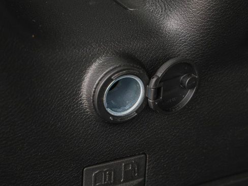 Used 2023 Jeep Wrangler Unlimited w/ Cold Weather Group AWD/4WD image 31