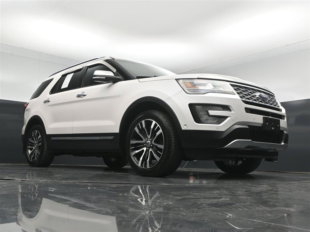 Used 2017 Ford Explorer Platinum AWD/4WD image 29