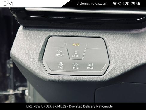 Used 2024 Volkswagen ID.4 Pro S AWD/4WD image 32