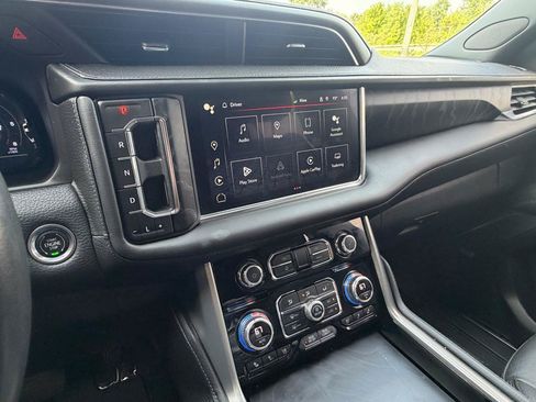 Used 2022 GMC Yukon Denali w/ Advanced Technology Package AWD/4WD image 14