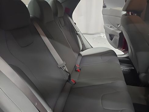 New 2026 Hyundai Elantra SE image 18