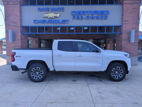 Used 2026 Chevrolet Colorado Z71 w/ Technology Package AWD/4WD image 9