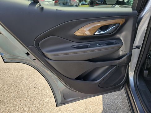 Used 2020 GMC Terrain SLE FWD image 14