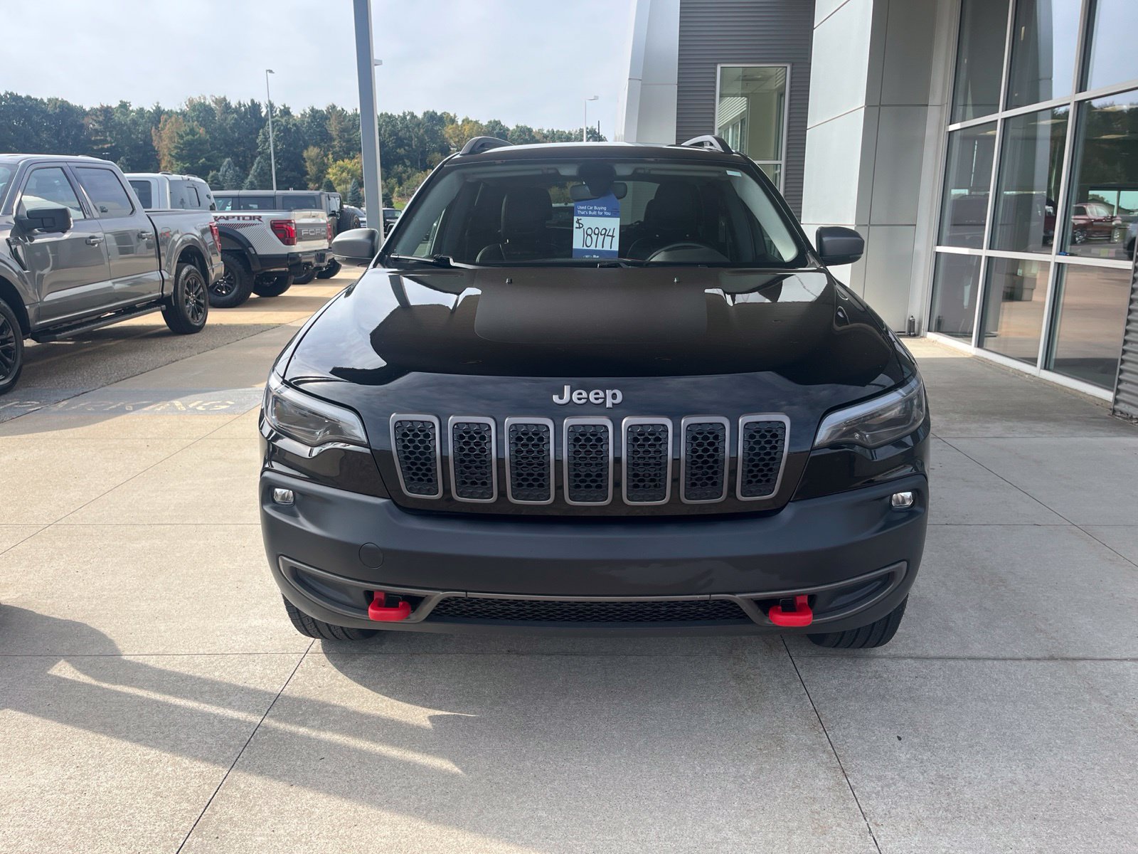 Used 2020 Jeep Cherokee Trailhawk w/ Cold Weather Group AWD/4WD image 9