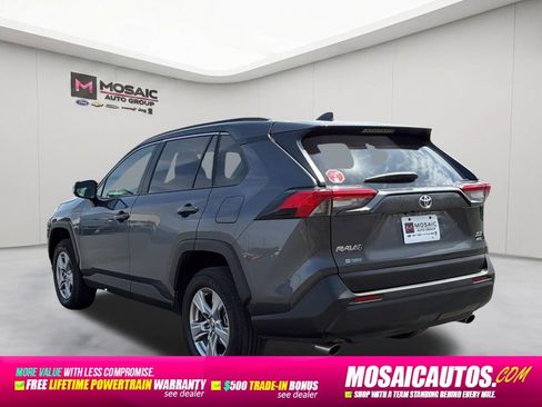 Used 2025 Toyota RAV4 XLE AWD/4WD image 5