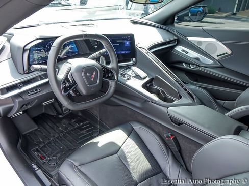 Used 2024 Chevrolet Corvette Stingray Preferred Cpe w/ Battery Protection Package RWD image 9