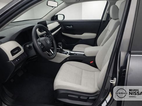 Used 2023 Honda HR-V LX image 11