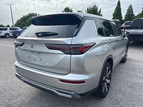 Used 2025 Mitsubishi Outlander SE FWD image 5