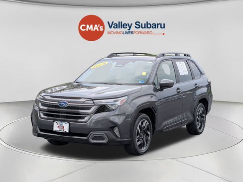 Used 2025 Subaru Forester Limited AWD/4WD image 1
