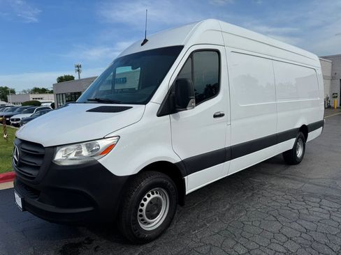 Used 2020 Mercedes-Benz Sprinter 3500 w/ Driver Convenience Package image 3