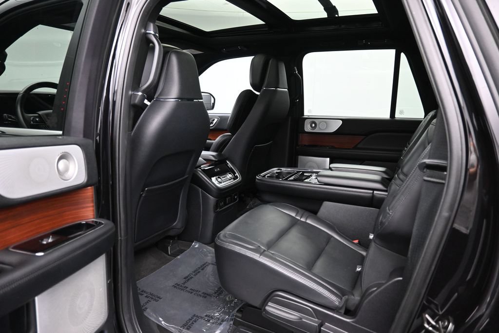 Used 2020 Lincoln Navigator L Reserve w/ Equipment Group 208A Reserve AWD/4WD image 23