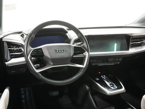 Used 2022 Audi Q4 e-tron Premium Plus w/ Premium Plus image 19