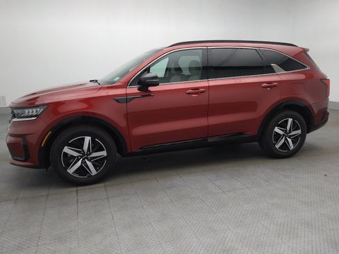 Used 2021 Kia Sorento S w/ Panoramic Sunroof Package image 2