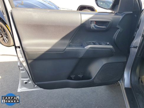 Used 2017 Toyota Tacoma 4x4 Double Cab image 17