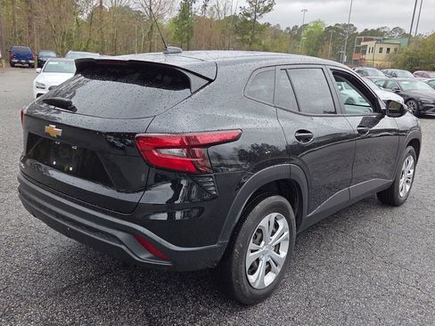 Used 2024 Chevrolet Trax LS image 12