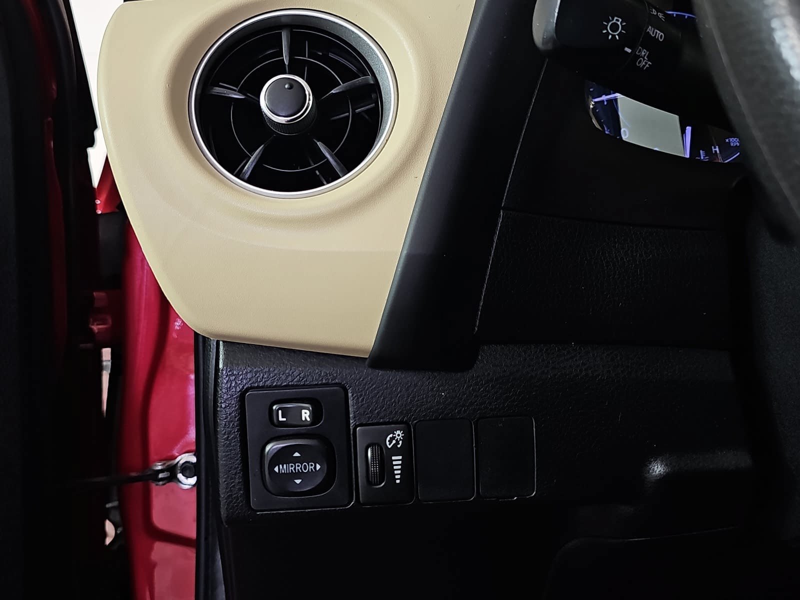 Used 2019 Toyota Corolla LE FWD image 24