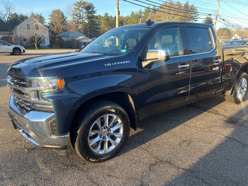 Used 2020 Chevrolet Silverado 1500 LTZ w/ LTZ Premium Package image 12
