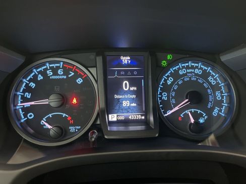 Used 2023 Toyota Tacoma TRD Off-Road image 8