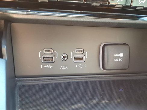 Used 2025 Jeep Grand Cherokee Limited w/ Luxury Tech Group II AWD/4WD image 27