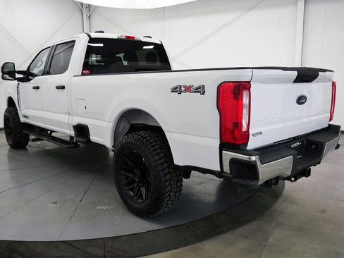 Used 2023 Ford F350 XLT AWD/4WD image 5