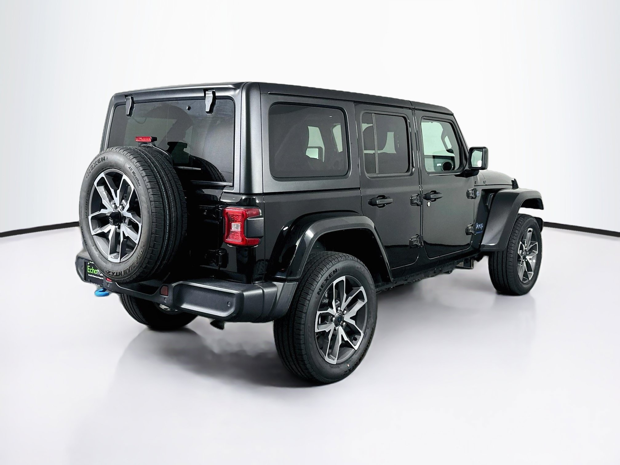 Used 2024 Jeep Wrangler Unlimited w/ Convenience Group AWD/4WD image 9