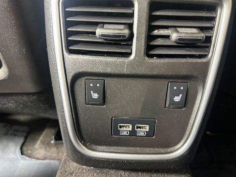 Used 2018 Chrysler 300 Limited w/ Safetytec Plus Group image 24