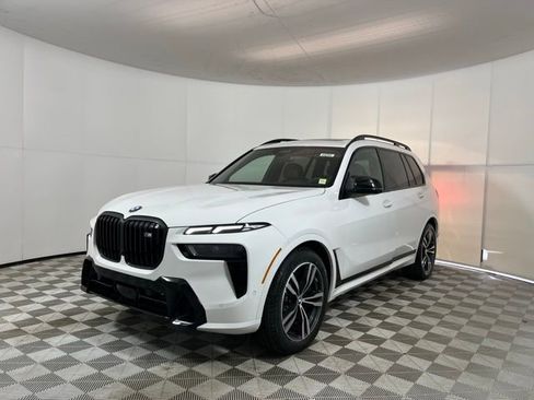 New 2026 BMW X7 M60i image 3