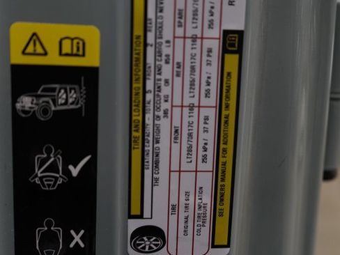 Used 2024 Jeep Wrangler Unlimited AWD/4WD image 34