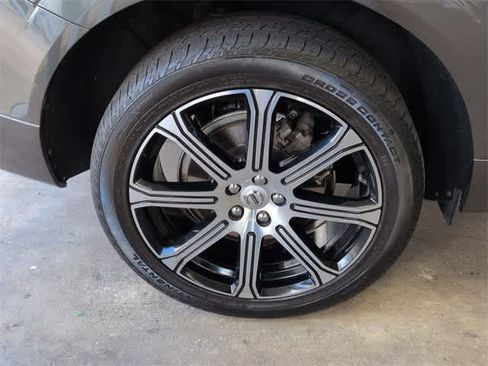 Used 2018 Volvo XC60 T6 Inscription w/ Convenience Package image 14