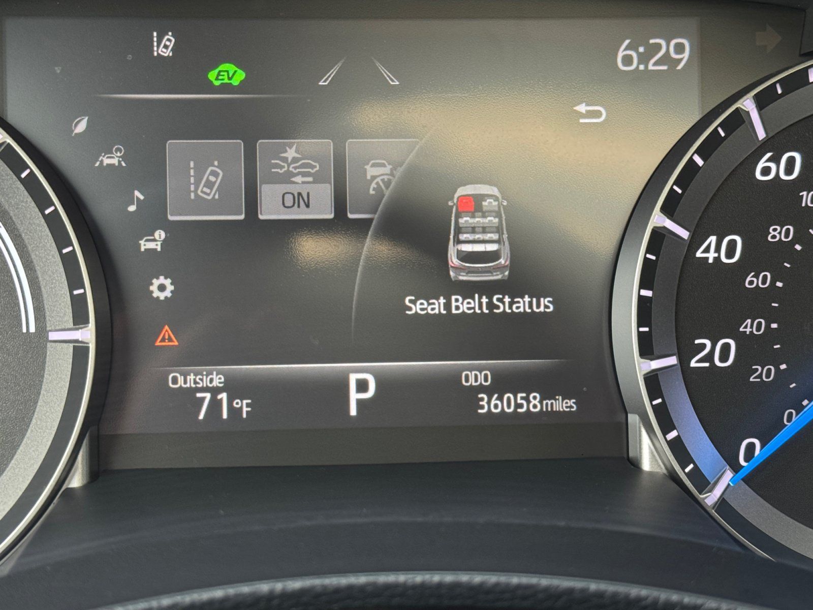 Used 2022 Toyota Highlander XLE AWD/4WD image 26