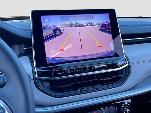 Certified 2025 Jeep Compass Limited image 13