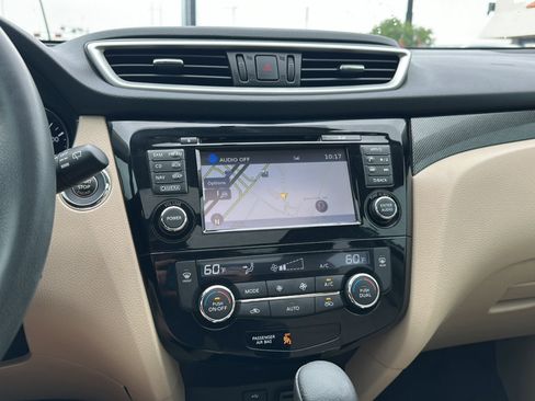 Used 2016 Nissan Rogue SL w/ SL Premium Package AWD/4WD image 32