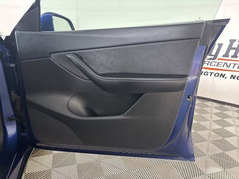 Used 2021 Tesla Model Y Long Range image 20