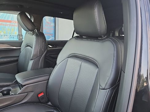 New 2025 Jeep Grand Cherokee L Limited w/ Luxury Tech Group II image 34