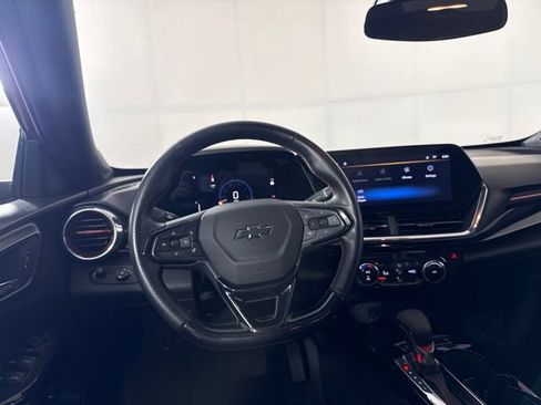 Used 2024 Chevrolet Trax RS w/ Sunroof Package FWD image 26
