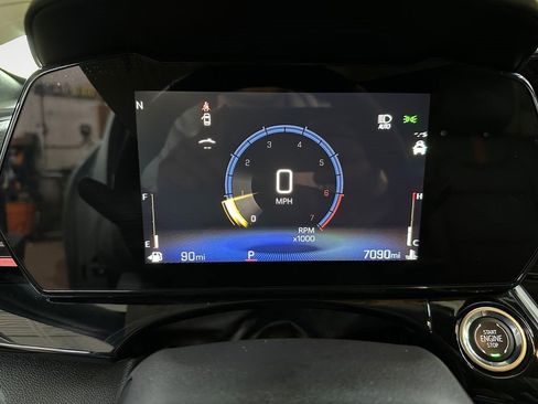 Certified 2025 Chevrolet Trax RS w/ Sunroof Package FWD image 18