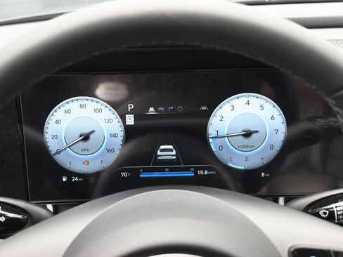 Certified 2025 Hyundai Elantra Limited FWD image 12