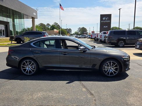 Used 2025 Genesis G70 2.5T RWD image 12