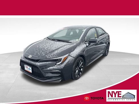 Used 2025 Toyota Corolla SE image 1