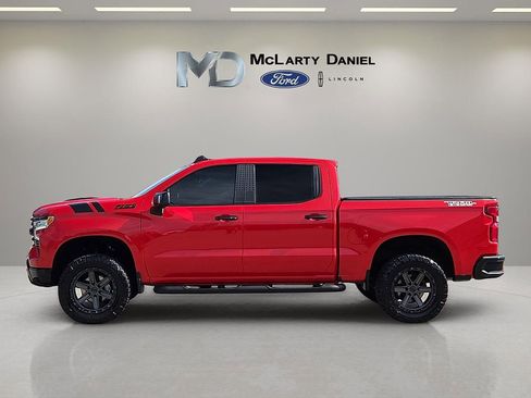 Used 2024 Chevrolet Silverado 1500 LT Trail Boss w/ LT Trail Boss Premium Package AWD/4WD image 3