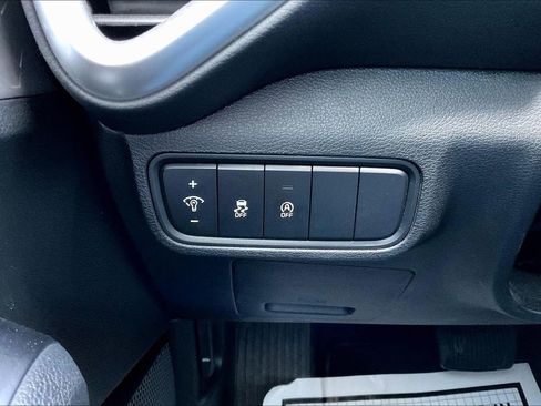 Used 2025 Kia Soul LX w/ LX Technology Package image 16