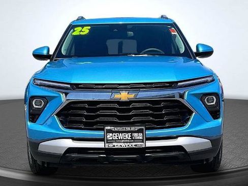Used 2025 Chevrolet TrailBlazer LT AWD/4WD image 3