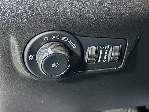 Certified 2023 Jeep Compass Limited image 15