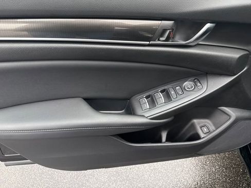 Used 2022 Honda Accord Sport image 9