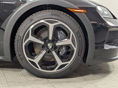 New 2025 Porsche Taycan 4 Cross Turismo AWD/4WD image 27