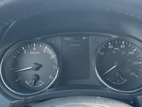 Used 2019 Nissan Rogue SV image 23